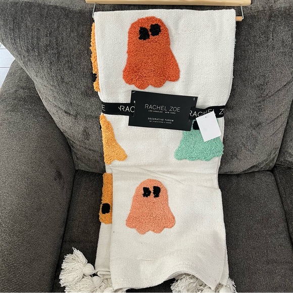 Rachel Zoe Pastel Ghost Blanket Tik Tok Viral Throw Halloween 50” x 60” NWT - Picture 8 of 9